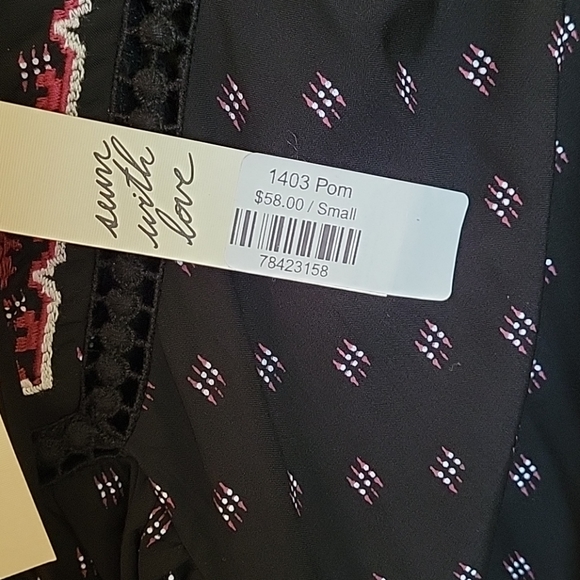 Botique Top - Picture 4 of 8